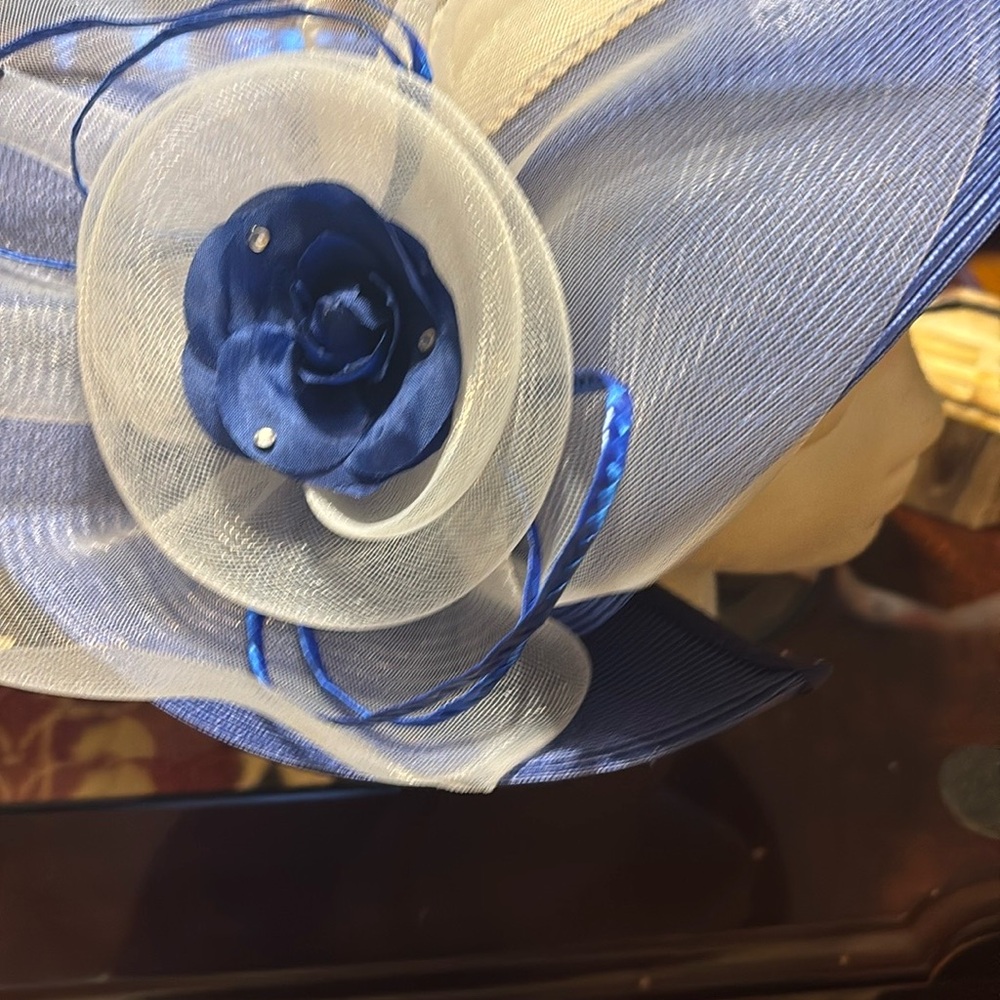 Elegant Blue and White Women's Fascinator